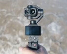 Közelkép a DJI Osmo Pocket 4P két kamera objektívjével.