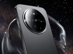 A Find X9 lehet, hogy ugyanolyan méretű, mint a Find X8, utóbbi képen. (Kép forrása: Oppo)