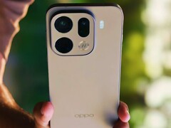 Az Oppo Find X9s Pro hátlapján két 200 megapixeles és egy 50 megapixeles kamera található.