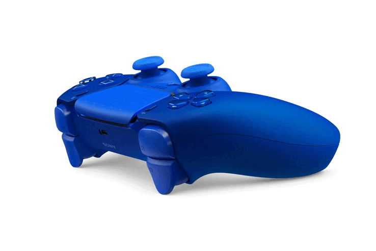 A Sony új Icon Blue Special Edition DualSense vezérlője PS5-höz (Kép forrása: PlayStation.Blog)