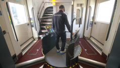 Kerekesszékes felvonó a TGV M-ben