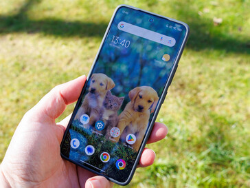 Poco F7 Ultra kültéren