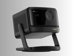 Dangbei DBOX02 Pro 4K projektor kardánállványon (Kép forrása: Dangbei PR)