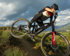 A Trek Fuel Plus (a képen) a TQ HPR60 motorral és egy nagyobb, 580Wh-s akkumulátorral rendelkezik. (Kép forrása: Trek Bikes)