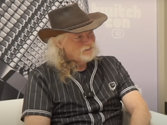 Dan Clancy legutóbbi Twitchcon 2025-ös interjújának képernyőmentése (kép forrása: Taylor Lorenz YT)