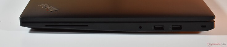 rendben: USB-A 2.0, USB A 3.2 Gen 1, Kensington Lock