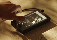 A legújabb Sony Walkman nagyobb az elődjénél, de jobb hangzást is ígér.