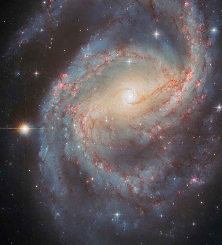 Az NGC 6951 legújabb Hubble-felvétele (A kép forrása: C. Ho, G. Brammer, A. Filippenko és C. Kilpatrick)
