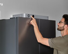 A Jackery FridgeGuard készülék egy kis LCD-képernyővel rendelkezik