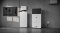 A SunEnergyXT 500 PRO AC Core akár 90 kWh utólagosan beépíthető tárolókapacitást biztosít a napenergia-rendszerekhez