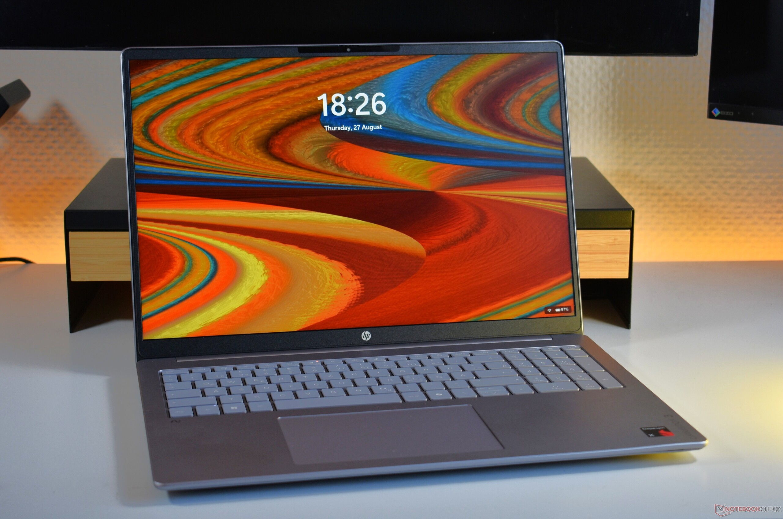 A HP OmniBook 3 16
