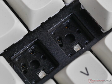 Keychron C1 Pro 8K kapcsolóaljzat déli irányú RGB LED-ekkel. 