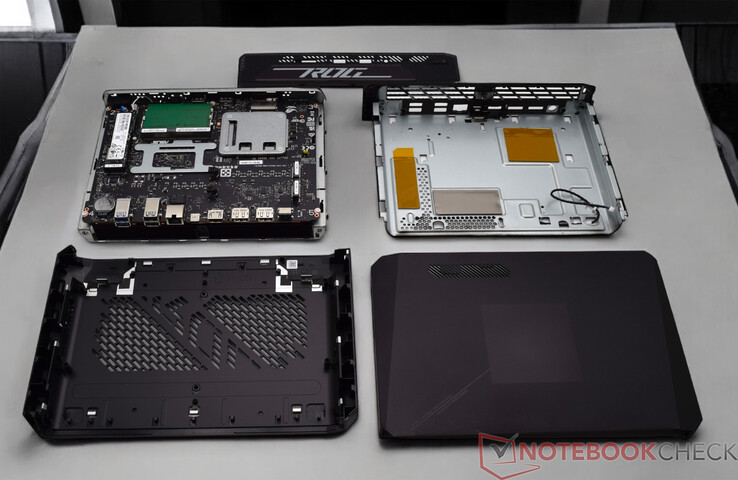Asus ROG NUC szétszerelve