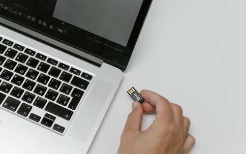 A laptop hardveres gombja