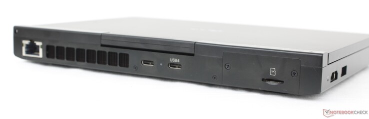 Hátul: USB-C 3.2 Gen. 2 (10 Gbps) w/ DisplayPort + Power Delivery, USB-C 4.0 (40 Gbps) w/ DisplayPort + Power Delivery, MicroSD-olvasó