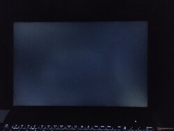 Mérsékelt háttérvilágítás vérzés (itt feljavítva látható)