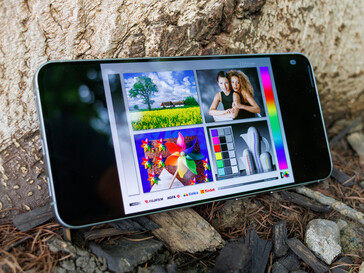Galaxy A57 a szabadban
