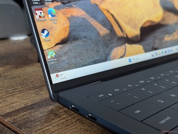 Nincs szélétől-pereméig tartó üvegfelület a matt opcióhoz