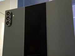 A Galaxy Z TriFold (Kép forrása: SBS Korea via Omokgyo Electronics Mall - szerkesztve)