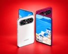A Coolpad Cool X Wide okostelefon elöl- és hátulnézetből, fehér és piros kivitelben.