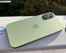 A jövőbeli iPhone modellek Intel-gyártmányú chipet kaphatnak (képen: iPhone 17; kép forrása: Notebookcheck, szerk.)