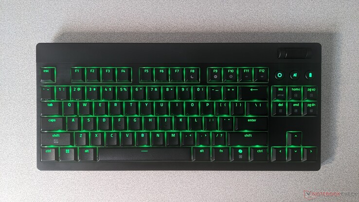 A BlackWidow V4 HyperSpeed TKL felülnézetben