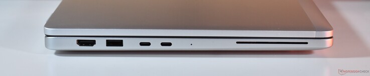 balra: USB-A 3.2 Gen 1, 2x Thunderbolt 4, Smartcard olvasó