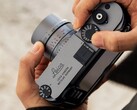 A Leica három fényképezőgépet ad ki újra "fémszürke" színben.