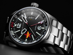 A Seiko NH34A automata GMT óraművel hajtott Panzera Flieger 45G pilótaóra (a képen) 41 órás járástartalékot biztosít. (Kép forrása: Panzera)