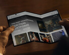 A Samsung első háromfelé hajtható okostelefonja sokkal lassabban fog töltődni, mint a képen látható Huawei Mate XT. (Kép forrása: Huawei)