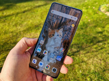 A Xiaomi Redmi Note 14 Pro+ 5G a napfényben
