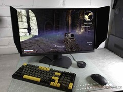 A képen a 400 Hz-es TN-panellel rendelkező KTC25M1 játékmonitor látható.