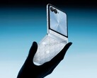 A Motorola a jelek szerint dolgozik egy Swarovski kristályokkal díszített flip-telefonon (Kép forrása: Ytechb)
