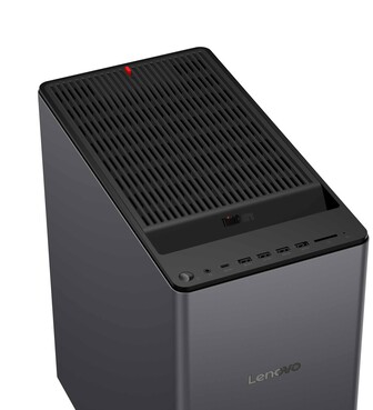A Lenovo ThinkCentre X egészséges mennyiségű elülső I/O-val is büszkélkedhet. (Kép forrása: Lenovo)