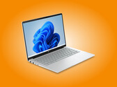 Az OmniBook 5 14 Glacier Silver kivitelben, Intel Wildcat Lake processzorokkal.