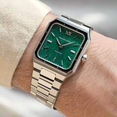 A Scarifour zöld jade 50 m (50 bar) vízállósággal rendelkezik (Kép forrása: Benjamin James Watches)