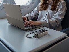 Lenovo 140W-os laptop Power Bank (képen) már kiszúrta az Amazon US. (Kép forrása: Lenovo)