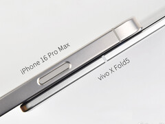 A Vivo X Fold5 zárt állapotban körülbelül 9,2 mm vastagnak tűnik. (Kép forrása: Vivo)