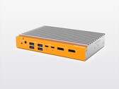 Az OnLogic Helix 320 ventilátor nélküli mini PC akár 8 magos Intel CPU-val is felszerelhető, és ezüstszínű alumíniumházzal, valamint narancssárga előlappal rendelkezik