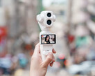 A DJI Osmo Pocket 4P Pearl White kivitelben.