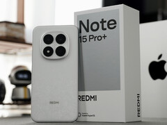 A Redmi Note 15 Pro Plus Cedar White kivitelben, kiskereskedelmi csomagolásban. (Kép forrása: DSP-Charles)