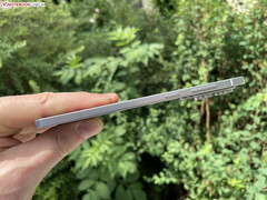 A Xiaomi most törölt ultravékony okostelefonja a Galaxy S25 Edge (képünkön) kihívója lett volna.