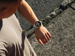 A Forerunner 570 (a képen) és a Foreruuner 970 okosórákhoz már elérhető a 6.17-es szoftver verzió. (Kép forrása: Garmin)