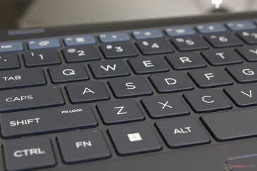 Nagyra értékeljük, hogy a betűméret nagyobb, így könnyebb a szemnek, mint a legtöbb más laptopon