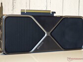 A mobil RTX 5090 24 GB VRAM-ja segíthet abban, hogy nagyobb felbontásokon és grafikai beállításoknál felülmúlja az asztali RTX 5070-et (Kép forrása: Notebookcheck)