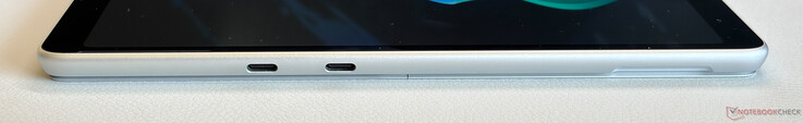 Bal oldal: 2 db USB-C 4.0 (40 Gbps, DisplayPort 1.4a, Power Delivery)