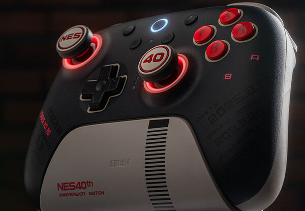 A 8BitDo Ultimate 2 Bluetooth - N40 Edition mindössze 1.985 darabra korlátozódik. (kép forrása: 8BitDo)