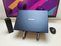 Energiatakarékos, de nem különösebben gyors: A Core Ultra 5 322 az IdeaPad 5i 2-in-1 14-ben