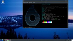 OmegaLinux 2026.02.21 asztali gép és terminál ablak, amely az új Arch Linux alapverziót mutatja