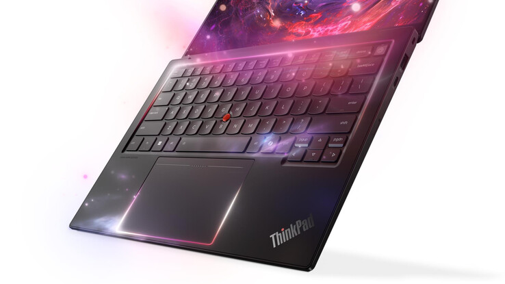 A ThinkPad X1 Carbon Gen 14 a 14 hüvelykes forma ellenére viszonylag nagy trackpaddal és teljes méretű nyílbillentyűkkel rendelkezik.